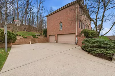 128 Oakview Drive, Cranberry Township, PA 16066 - Photo 9