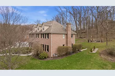 128 Oakview Drive, Cranberry Township, PA 16066 - Photo 3