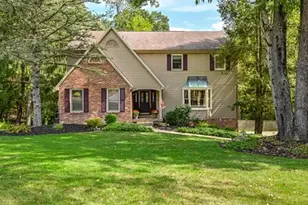 2551 Longmount Dr, Pittsburgh, PA 15090 - Photo 1