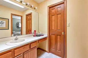 2551 Longmount Dr, Pittsburgh, PA 15090 - Photo 23