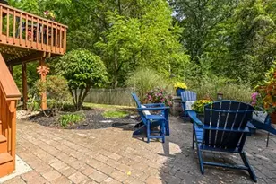 2551 Longmount Dr, Pittsburgh, PA 15090 - Photo 3