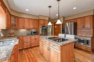 2551 Longmount Dr, Pittsburgh, PA 15090 - Photo 13
