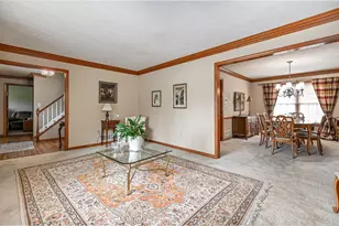 2551 Longmount Dr, Pittsburgh, PA 15090 - Photo 15