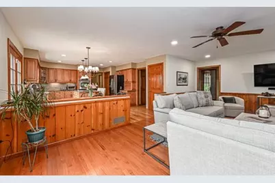 2551 Longmount Drive, Pittsburgh, PA 15090 - Photo 11