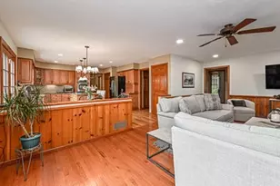 2551 Longmount Dr, Pittsburgh, PA 15090 - Photo 11