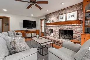 2551 Longmount Dr, Pittsburgh, PA 15090 - Photo 9