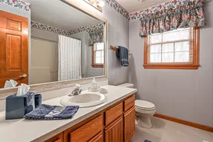 2551 Longmount Dr, Pittsburgh, PA 15090 - Photo 17