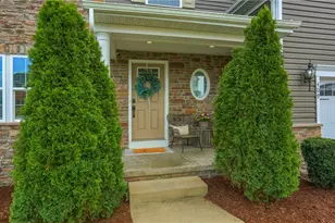 409 Elgin Cir, Moon/Crescent Twp, PA 15108 - Photo 3