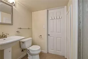 1152 Pinewood Dr, Pittsburgh, PA 15243 - Photo 29