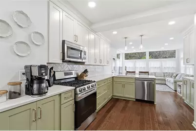 611 Greendale Ave, Pittsburgh, PA 15218 - Photo 11