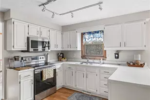 623 W Parliament Dr, Coraopolis, PA 15108 - Photo 9