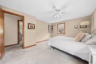 623 W Parliament Dr, Coraopolis, PA 15108 - Photo 25
