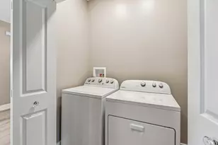 8 Barrington Ct, Monaca, PA 15061 - Photo 25