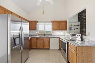 107 Victoria Ct, North Strabane, PA 15317 - Photo 9