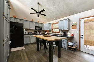 21 Ross Hollow Rd, Pittsburgh, PA 15239 - Photo 9