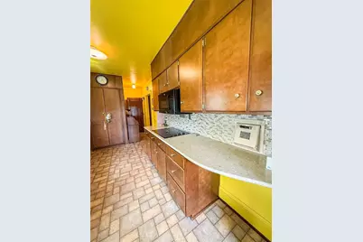 221 E Muntz Ave, Twp of But SE, PA 16001 - Photo 13