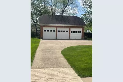 221 E Muntz Ave, Twp of But SE, PA 16001 - Photo 11