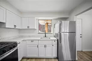 2025 Ohio Ave, West Mifflin, PA 15122 - Photo 9