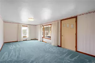 180 Hilltop Ln, Canton Township, PA 15301 - Photo 5