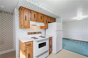180 Hilltop Ln, Canton Township, PA 15301 - Photo 13