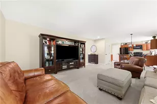 155 Broadstone Dr, Adams Township, PA 16046 - Photo 9