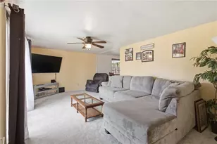 42 Manor Rd, Donora, PA 15033 - Photo 5