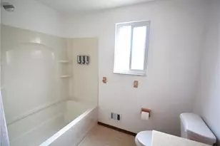 229 Springwood Dr, Pittsburgh, PA 15147 - Photo 33