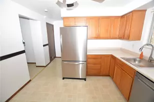 229 Springwood Dr, Pittsburgh, PA 15147 - Photo 15