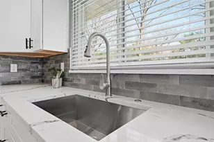 343 Inglewood Dr, Pittsburgh, PA 15228 - Photo 21
