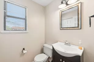 196 Woodhaven Dr, Seven Fields Boro, PA 16046 - Photo 15