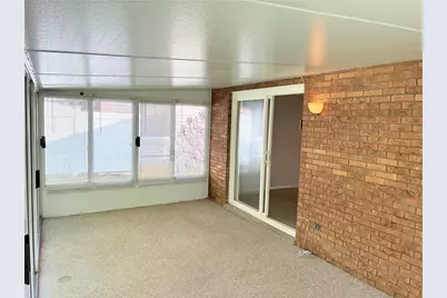 5176 Janie Dr, Pittsburgh, PA 15227 - Photo 9