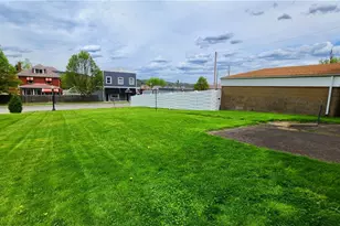 1104 Center Ave, Ellwood City, PA 16117 - Photo 3
