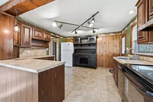192 Yellow Creek Rd, Lancaster Township, PA 16037 - Photo 9