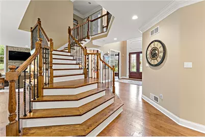 201 Macfadden Dr, Pine Township, PA 15044 - Photo 7