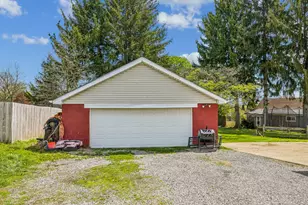 3929 41st St, Pulaski Township, PA 15066 - Photo 9