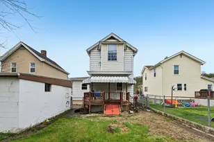 2112 Keystone Ave, Hempfield Township, PA 15601 - Photo 15