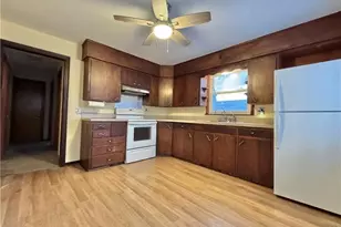421 S Main St, Greenville Boro, PA 16125 - Photo 9