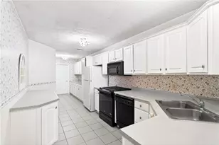 6366 Jefferson Pointe Cir, Jefferson Hills, PA 15025 - Photo 17