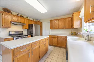 224 Country View Dr, Lower Burrell, PA 15068 - Photo 11