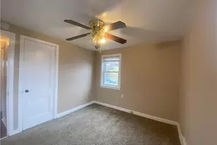1025 Logan Rd, North Versailles, PA 15137 - Photo 25