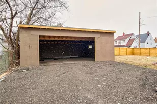 1702 McMinn St, Aliquippa, PA 15001 - Photo 3