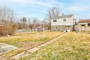 1818 VanBuren St, Aliquippa, PA 15001 - Photo 31