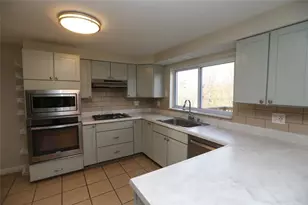 304 Millport Rd, West Mifflin, PA 15122 - Photo 9