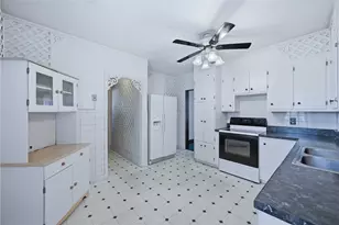 896 Alcoma St, Sharon, PA 16146 - Photo 11