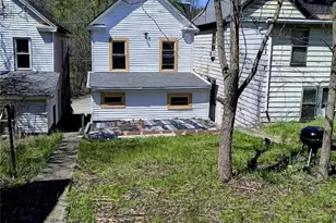 210 N 4th St, Jeannette, PA 15644 - Photo 29