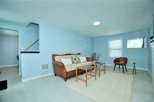 2131 Lindsay Road Rd, Blackridge, PA 15221 - Photo 7