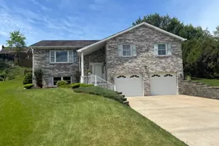 209 Falcon Ridge Dr, New Kensington, PA 15068 - Photo 1