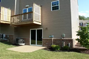 325 Broadstone Dr, Adams Township, PA 16046 - Photo 11
