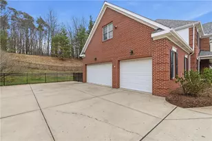 345 Ivy Dr, Pine Township, PA 15044 - Photo 3