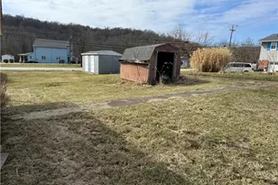 151 152 Meadow St, Mt Pleasant Twp, PA 15378 - Photo 3